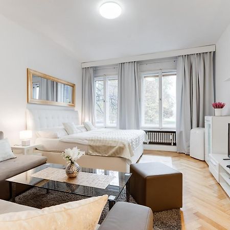 Exclusive Riverside Apartment In The Heart Of Praag Buitenkant foto