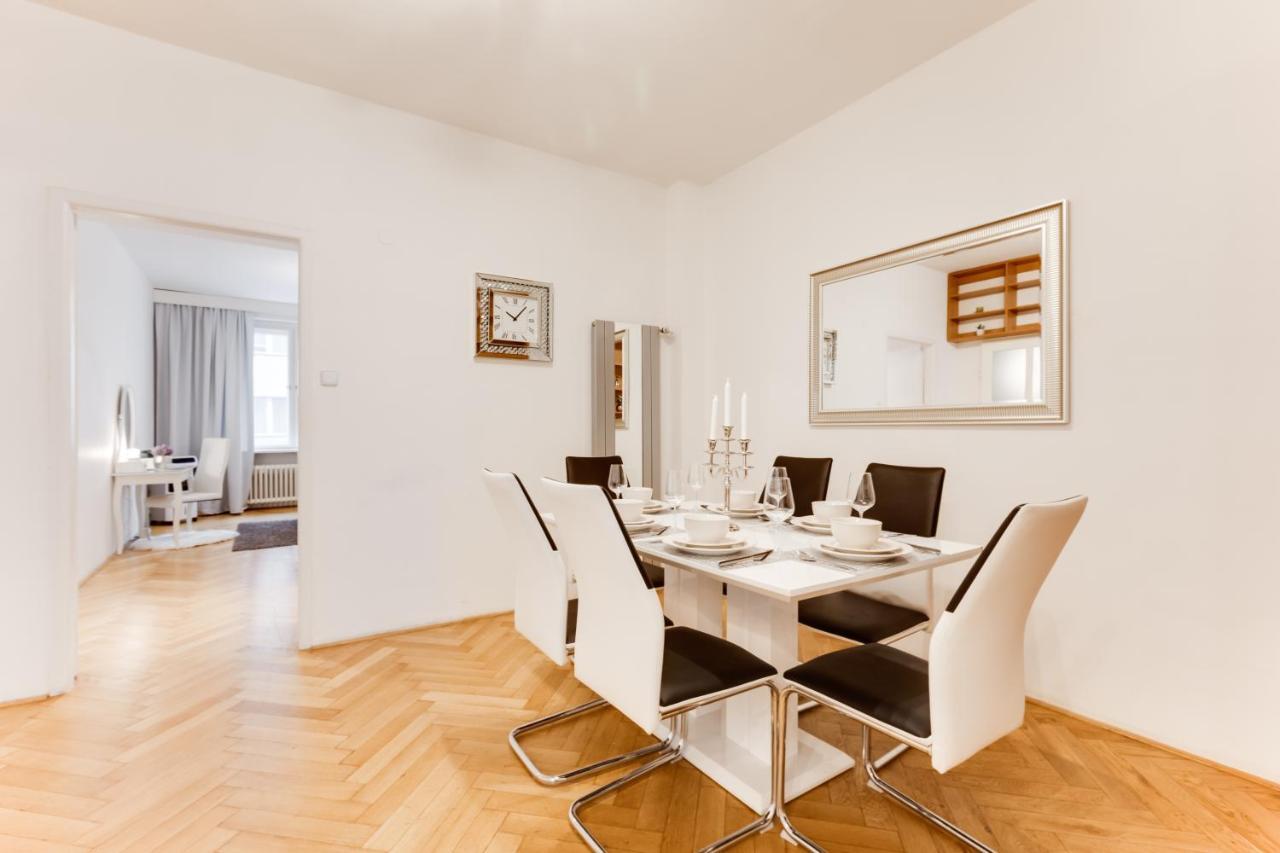 Exclusive Riverside Apartment In The Heart Of Praag Buitenkant foto