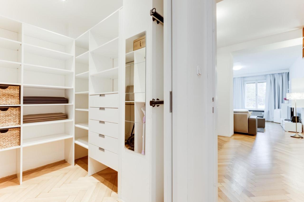 Exclusive Riverside Apartment In The Heart Of Praag Buitenkant foto