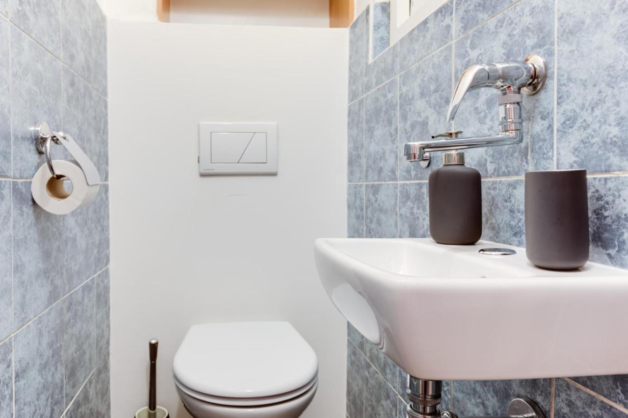Exclusive Riverside Apartment In The Heart Of Praag Buitenkant foto