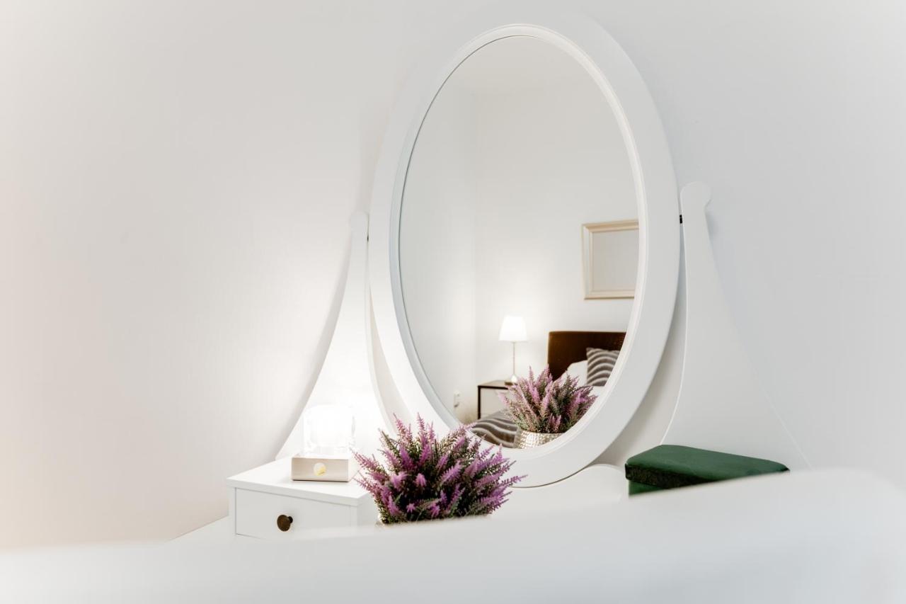 Exclusive Riverside Apartment In The Heart Of Praag Buitenkant foto